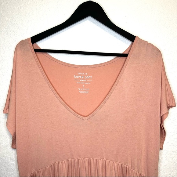Torrid Women’s Plus Size Super Soft Knit Shirt Tunic Size 1 Peach V Neck - Picture 5 of 8